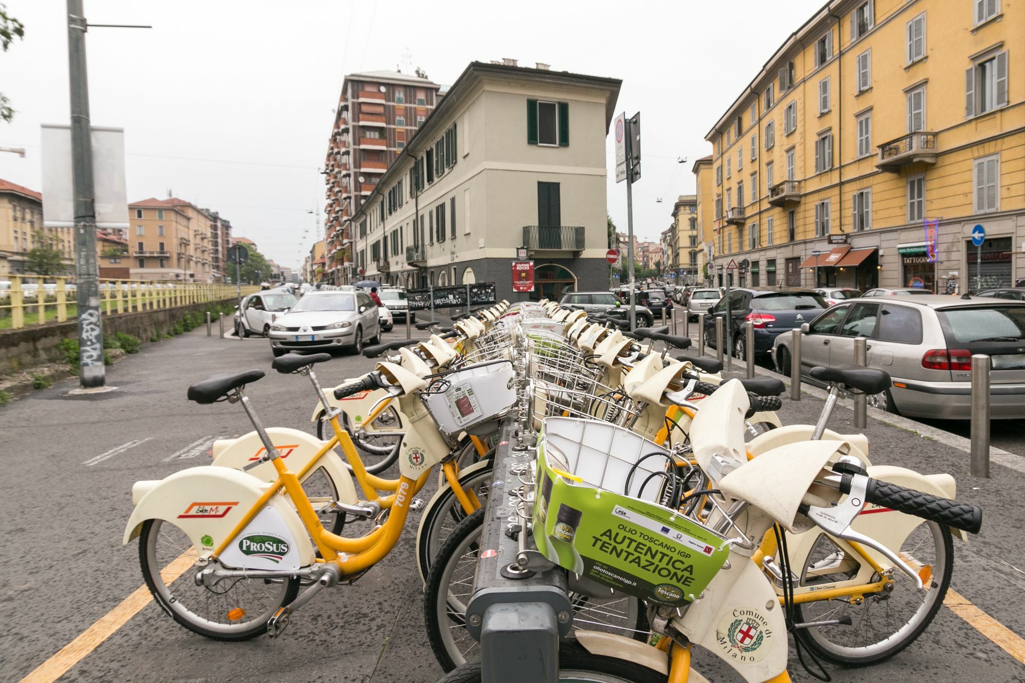 Pit Stop Navigli Milan Extérieur photo